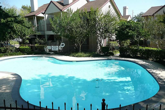 Swimming pool - 1 bed/1 bath Condo at Medical Center