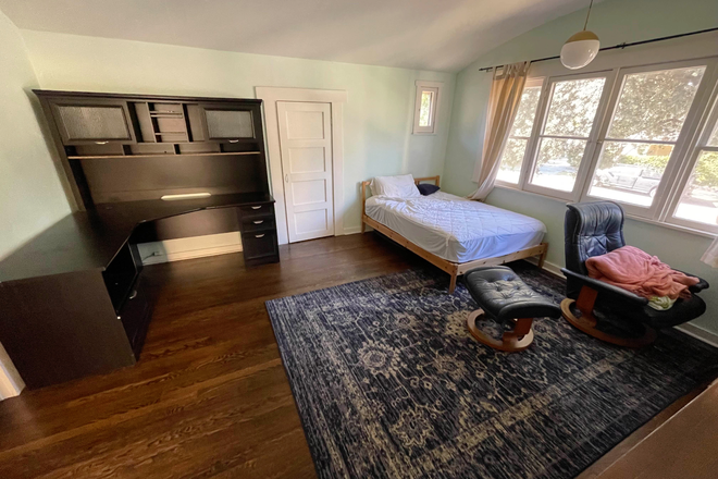 Bedroom (Photo 2) - Furnished Bedroom and Private Bath in East Villa House