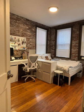 Bedroom - !!Private bedroom in a 3Bd 1Ba!!