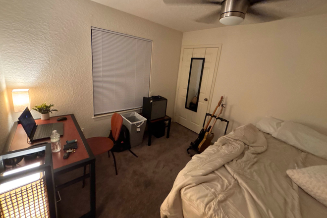 Bedroom - Pointe at Central, Student Apartment close to campus