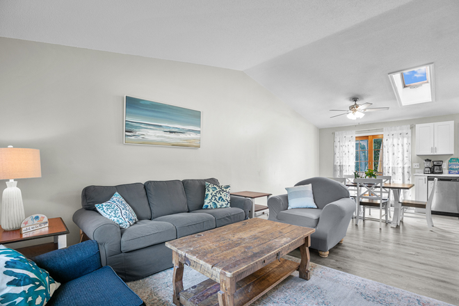 Livingroom and open kitchen - Beautifully Well Maintained House with Special Pricing In Bonnet Shore