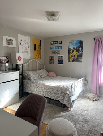 Bedroom - 1 room in cottage near Campus! Apartments