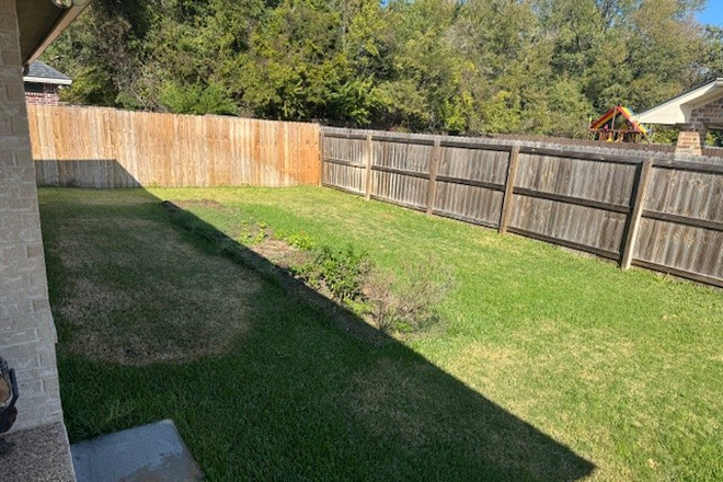 backyard - 3 BR, 2 bath house in quiet neighborhood