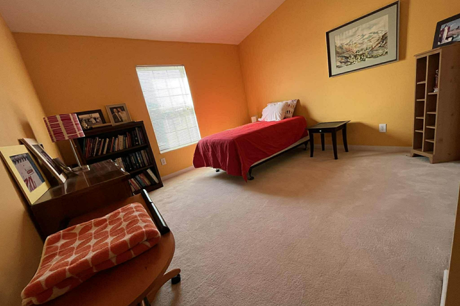 The bedroom - currently a twin bed, but can be swapped for your own preferred bed - Furnished private room & bathroom in shared living/workspace in Mt. Airy/College Hill Condo