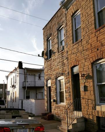 Exterior - Front - Ideal Living for Students & Faculty in the Heart of Baltimore Townhome