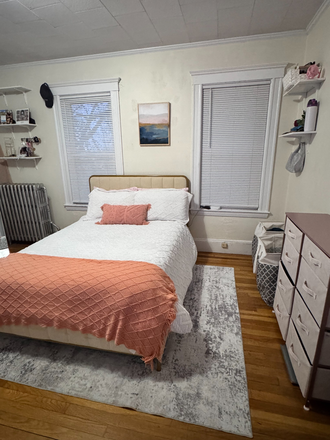bedroom - Winter Break Sublease! Super close to BC shuttle, bus 65, and green line sutherland road stop Duplex