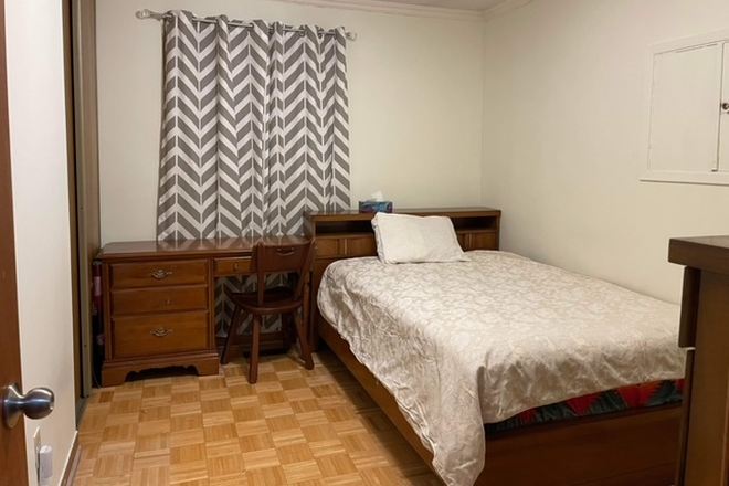 Bed B - Cozy Room in Vaughan Home - Female Only