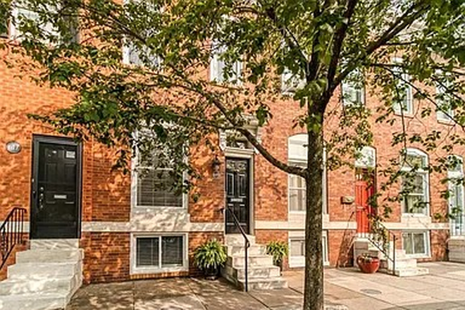 Front of house - Lakewood Terrace Townhome