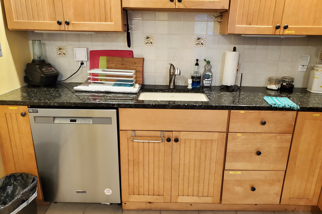 Full Kitchen with dishwasher - 2 Thornapple Road Narragansett, RI 02882 Apartments