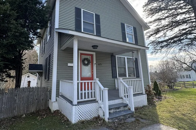 front door - 3 bedroom single family house in South Burlington