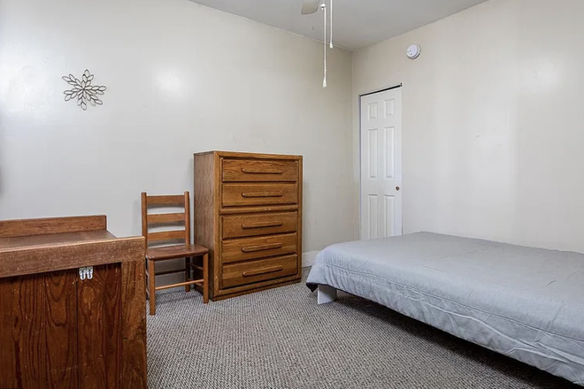 Bedroom - Room for Rent NEAR TEMPLE CAMPUS