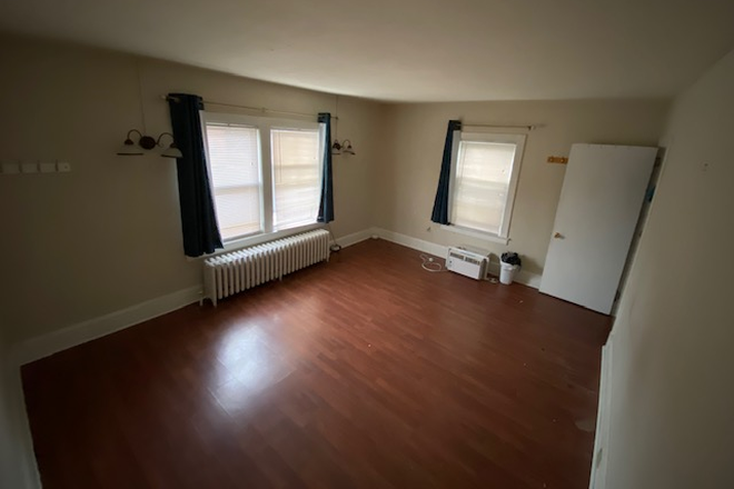Bedroom 1 - 3BR home-Witherspoon St-Princeton