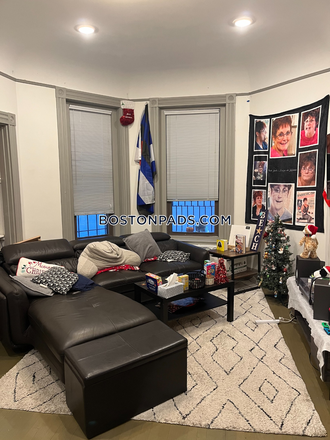 Living room - 2bd/1 bath - 9/1/24 Belvidere St Apartments