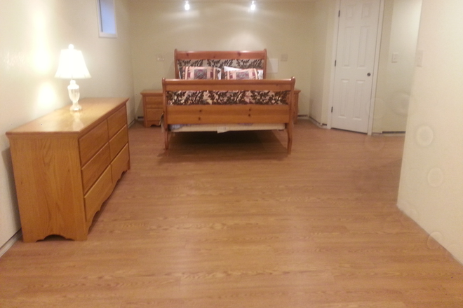 basement suite furnished - Avail Oct 1 2025 5 Min Walk Anschz
