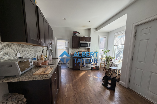Kitchen - 1st Floor 4-Bed 2-Bath on greylock!!