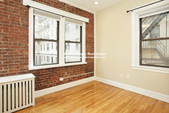 a - 2 big bedrooms by Berklee 9/1/2026 Condo