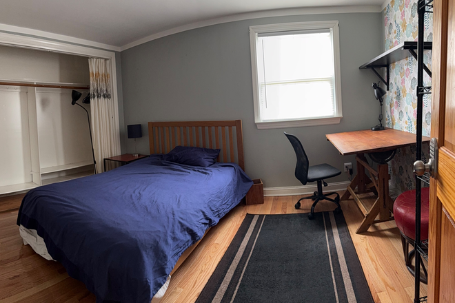 15 x 10 BR w/plenty of room on both sides of bed - Furnished room in shared home-Rosedale Rd-Princeton
