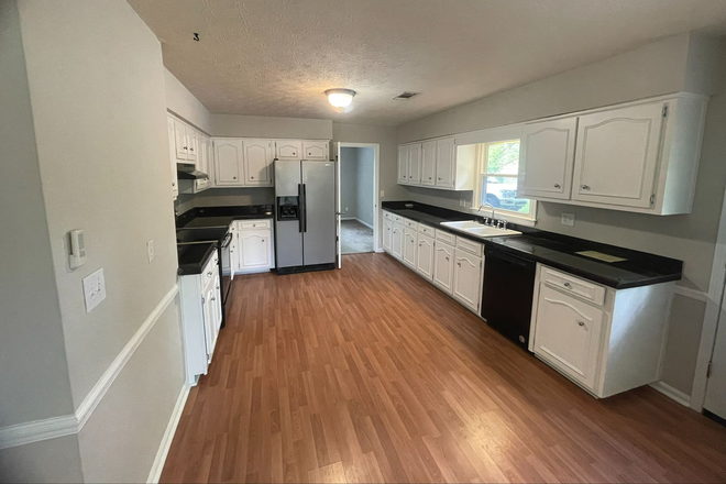 Photo - 105 Kimberly Drive House