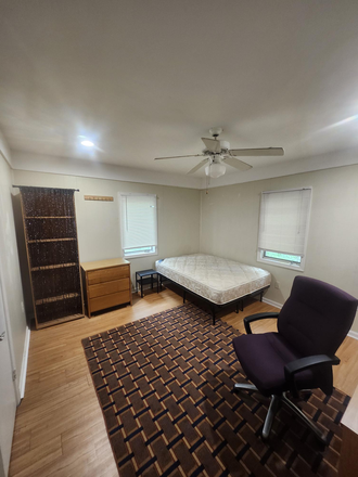 bedroom #2 from doorway - bedrooms available $785  plenty free convenient parking (rooms available 9/2025) House