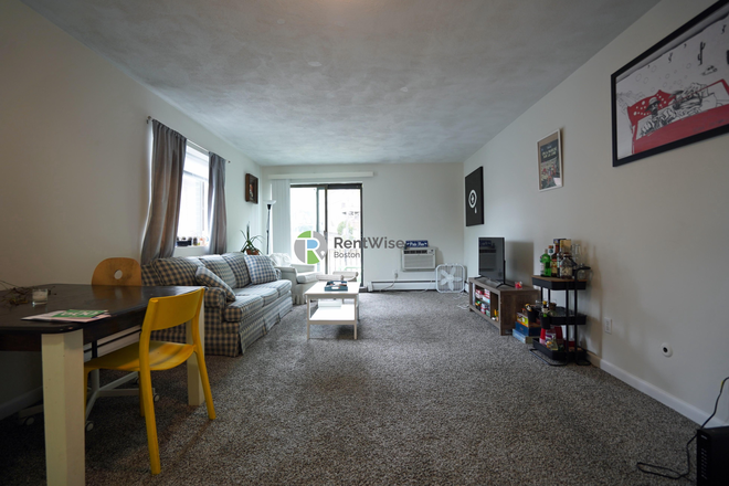 1 - OCT 2025-Awesome Oak Sq 2 Bed, H/HOW/Parking included. NO FEE TO YOU~