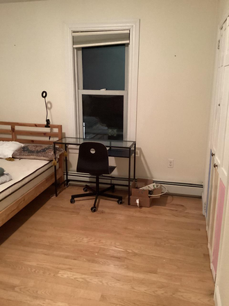 Bedroom - Master bedroom with walk-in closet: $950