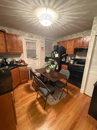 kitchen - 1 Split North End Apartments