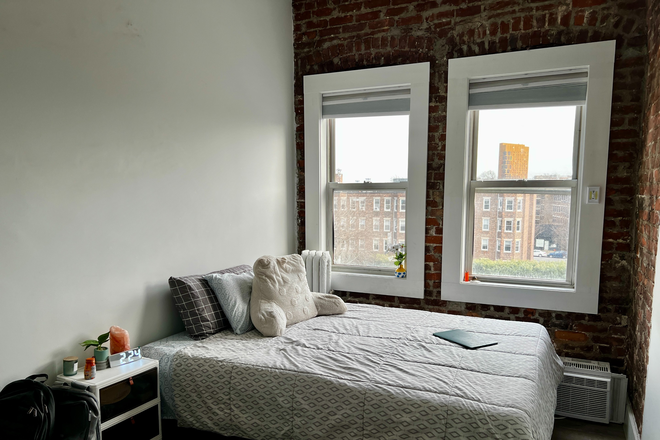 Bedroom - [Summer Sublet] Furnished Room in Fenway (May-August)! Apartments