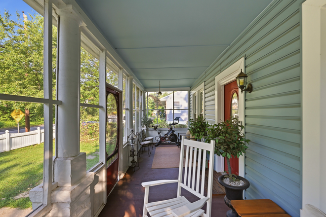 Front Porch - 4810 Fox St - Available Immediately House