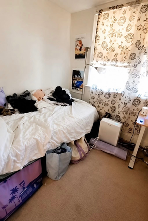 Bedroom - House close to Georgetown Hilltop Campus