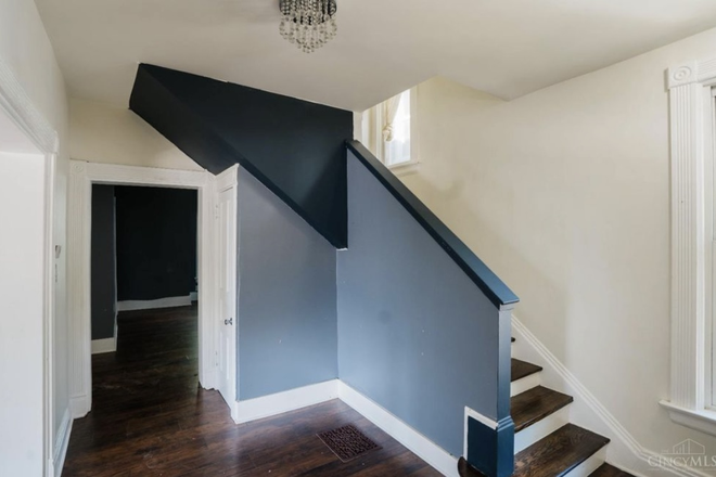 Entry - Huge Home on Fairfax