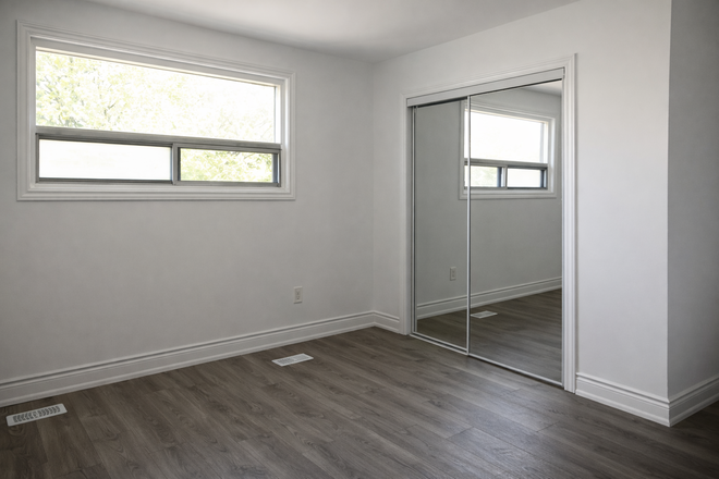 3 Bedrooms : $3,000 per month + utilities - 3 Unfurnished Bedrooms Entire Apartment for rent in Glenholme Avenue