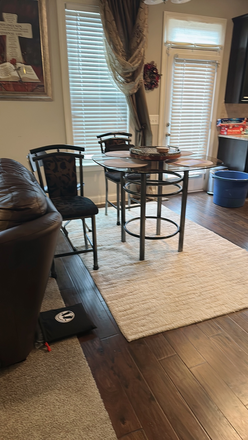 Breakfast area - Rooms for rent in single family home, Rooms for rent off campus, Rental close to campus