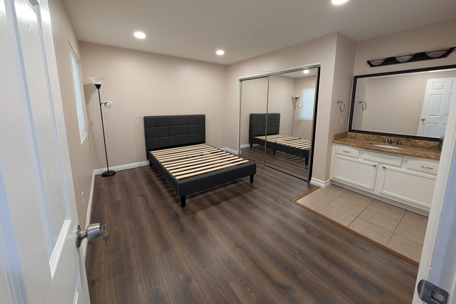 Bedroom (mattress will be included) - Woodlands Apartment Complex. 1 bed 1 bath. Fully furnished. Parking + utilities included.