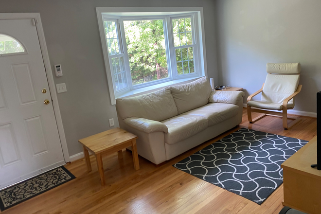 Large window living room - Gorgeous rooms on Muskogee St near UMD campus!!! Cleaning service provided! House