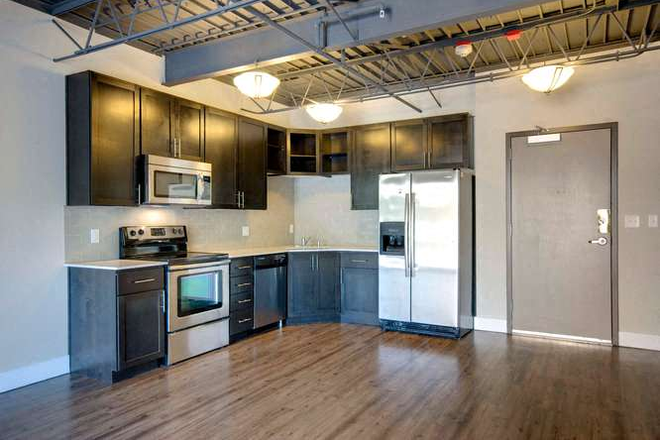 855 Broadway Street Kitchen - The Lux Apartments