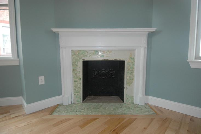 Bedroom (pre-furnished version, how has full bed, desk, bookcase, nightstand, 2 lamps, desk lamp, etc.) - Spacious 1b1b Apartment on 30th Street, 7 min from Homewood Campus