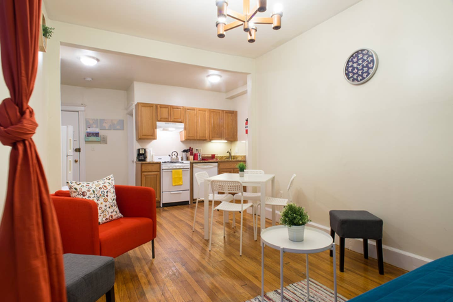 Call NOW for showings! 617-236-8550 - QUEENSBERRY ST - *NO FEE* TRUE 2BR W/ LVNG RM, LNDRY IN BLDNG, H&HW INC, EQUAL BDRMS FOR *9/1/2025* Apartments