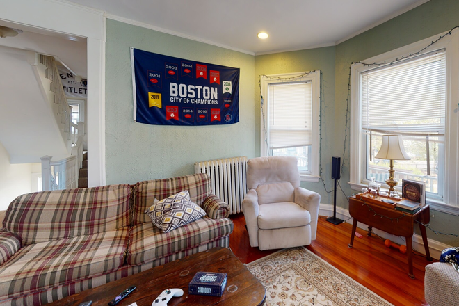Living Room - 5 Bed 2 Bath Grad Housing!!