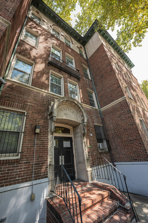 Castle Hill - Castle Hill Apartments