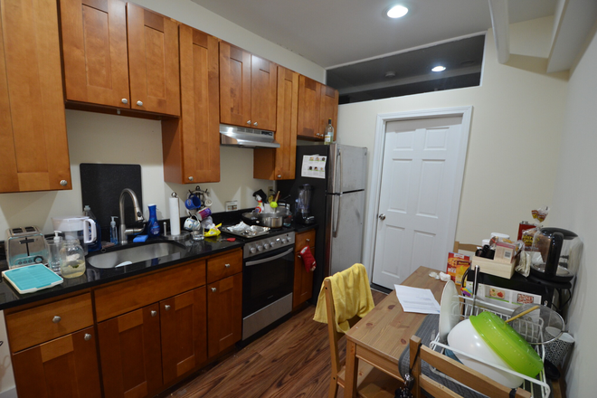 . - Renovated 4-bed on Peterborough St. Available 9/1/24 Apartments