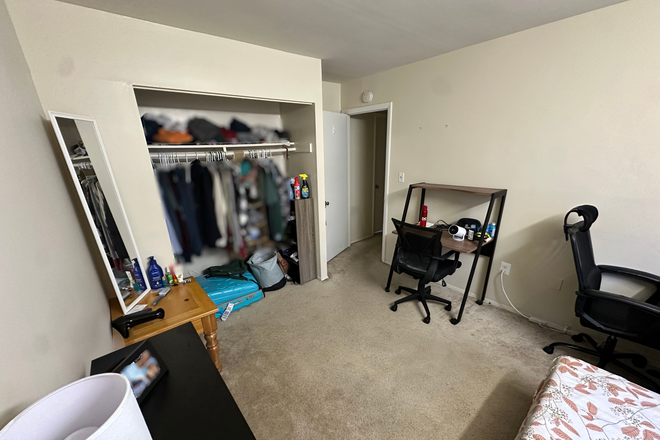 Bedroom - Private bedroom + shared bathroom (with 1 person) at 5029 Berwyn Rd, College Park. House