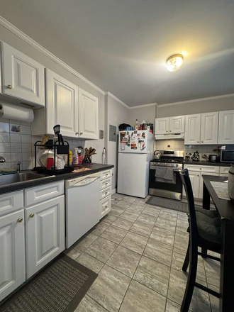 Call NOW for showings! 617-236-8600 - STRATHMORE RD - MODERN 2BR/1BA AVAIL *9/1/2026* W/ LNDRY IN BLDNG, H&HW INC, DECK IN CLEVELAND CRCL Apartments