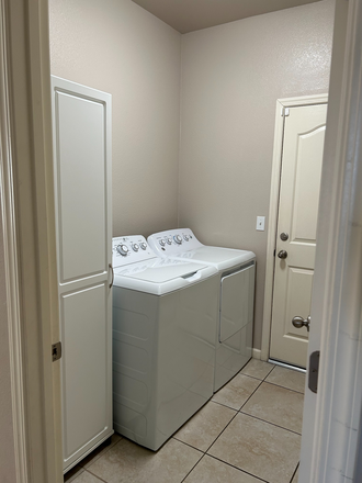 Washer/Dryer - Sweet Stay in North Merced House