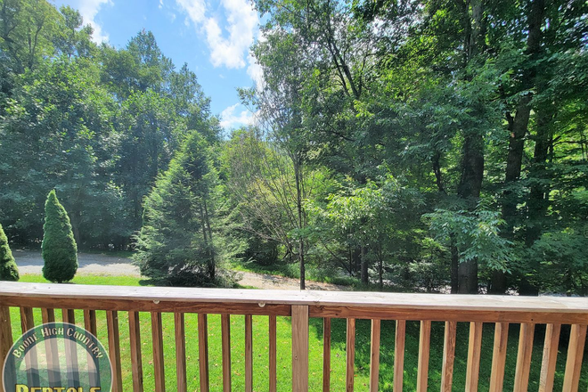 Photo - 3/2 One-Level Living Cabin in A Serene Setting! House