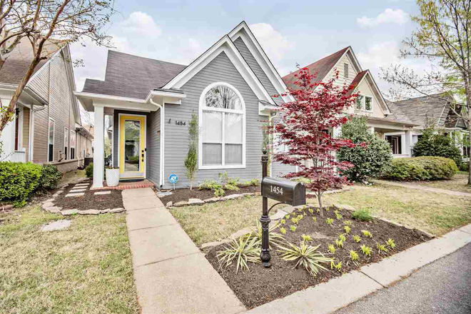 Exterior View - Pleasant Mud Island Home Tucked Away -- perfect for trainee, new hire, couple or young family!