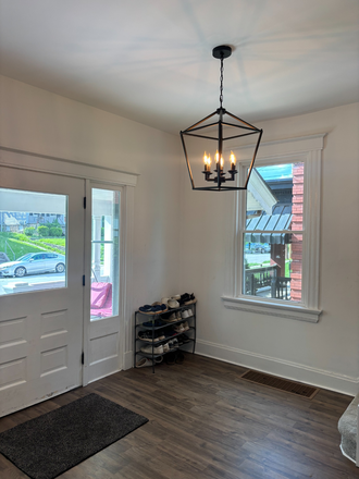 Foyer - Newly Renovated House Close to Campus