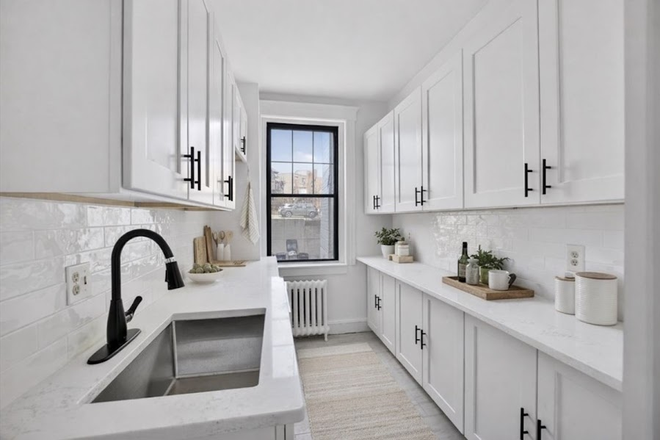 kitchen - Reservoir Place condominium