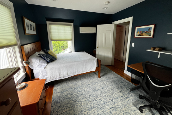 Bedroom - Furnished room for Female-Moore St-Princeton