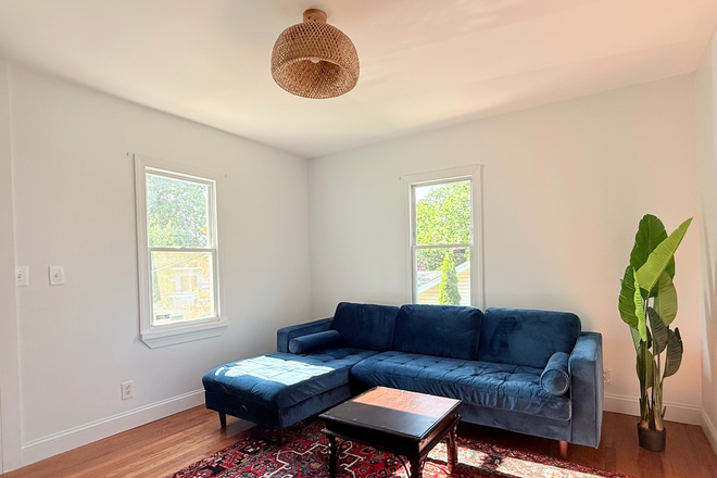 Living room - Private Suite & Furnished Bedrooms Near UMD | Utilities Included House