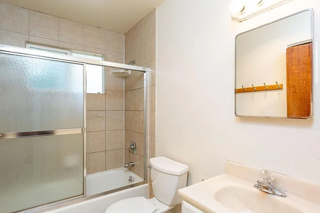 Bathroom - Bedroom for summer and academic year!! Two girls and one boy living in the house currently!